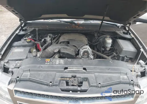 2013 Chevrolet Suburban 1500 Lt из США, поврежденный, VIN 1GNSKJE78DR155581